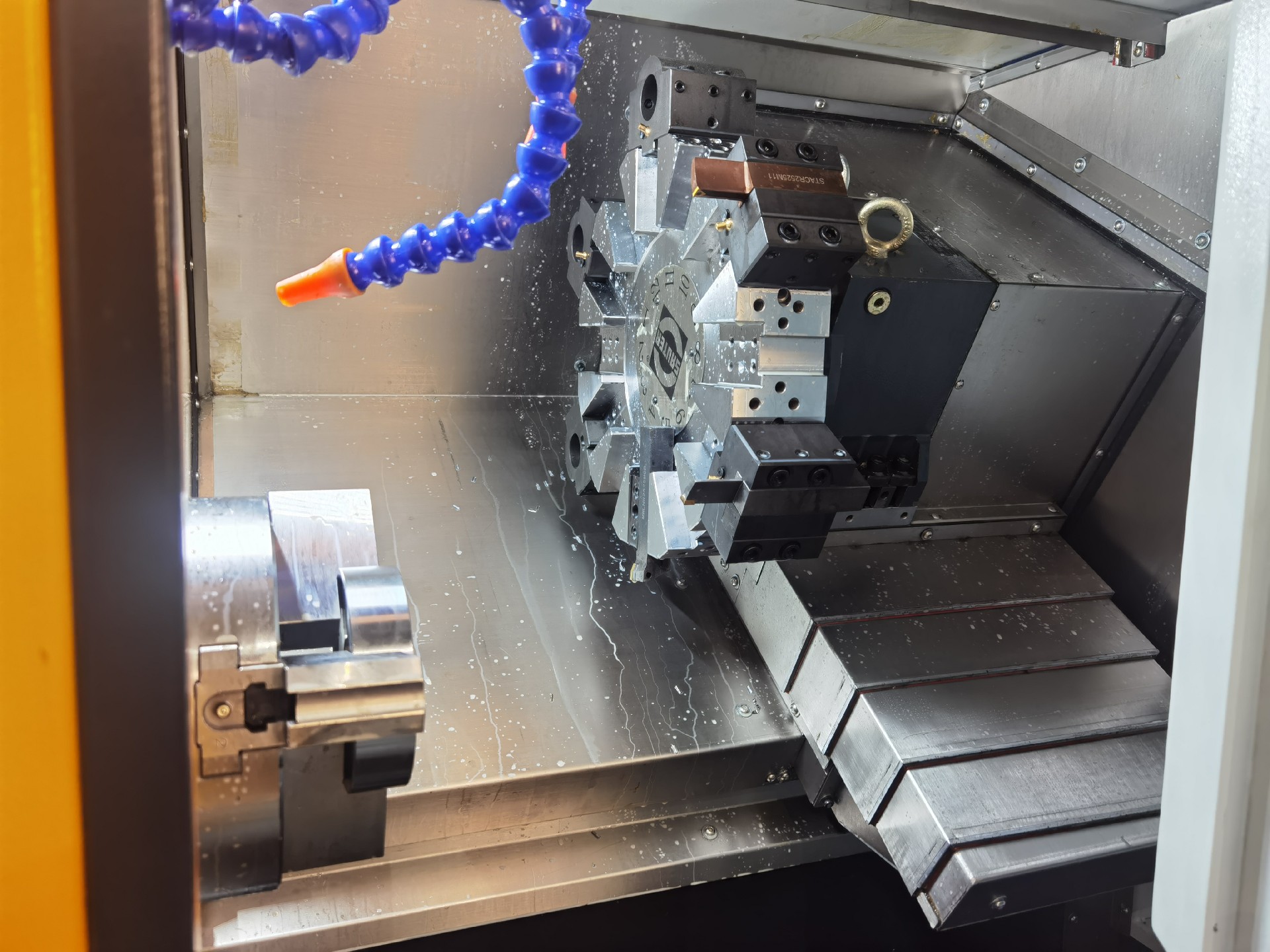 小(xiao)鋼礮刀墖機(無尾座欵）