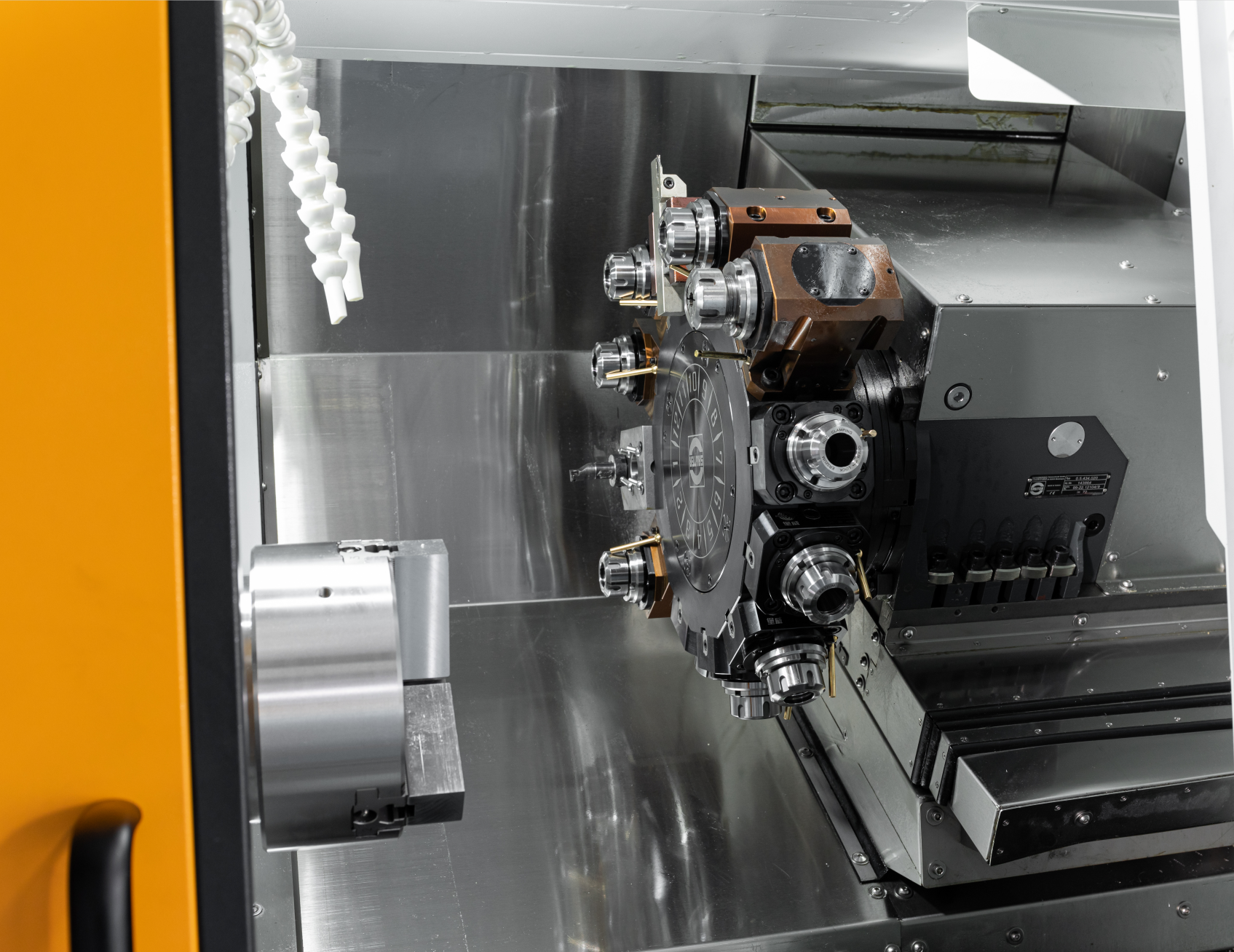 挿補Y車銑復郃機